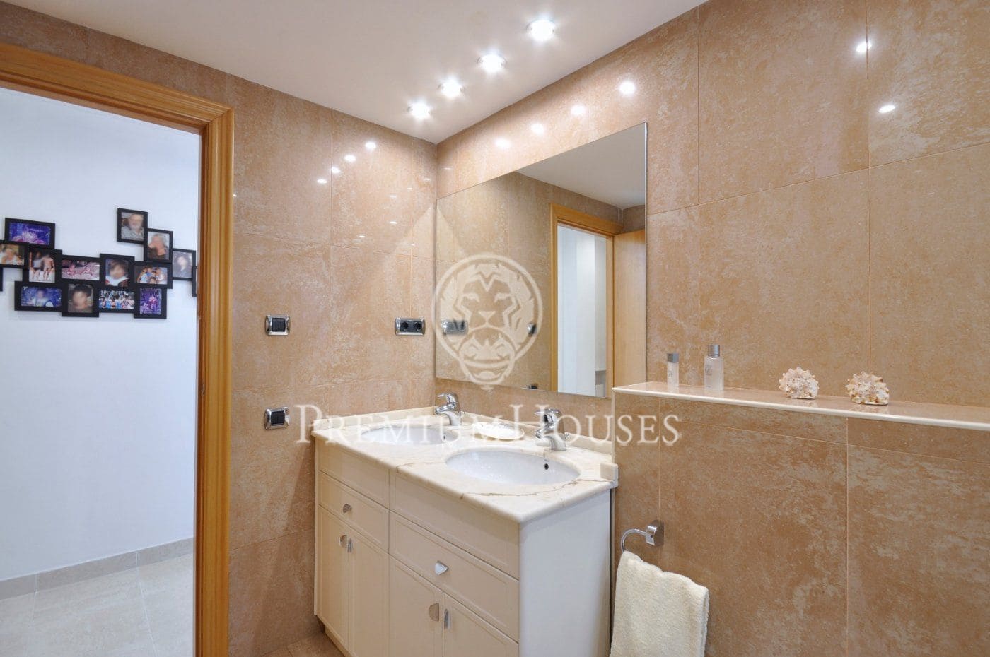 4 chambre Villa/Maison à vendre à Sant Andreu de Llavaneres avec garage - 850 000 € (Ref: 9205080)