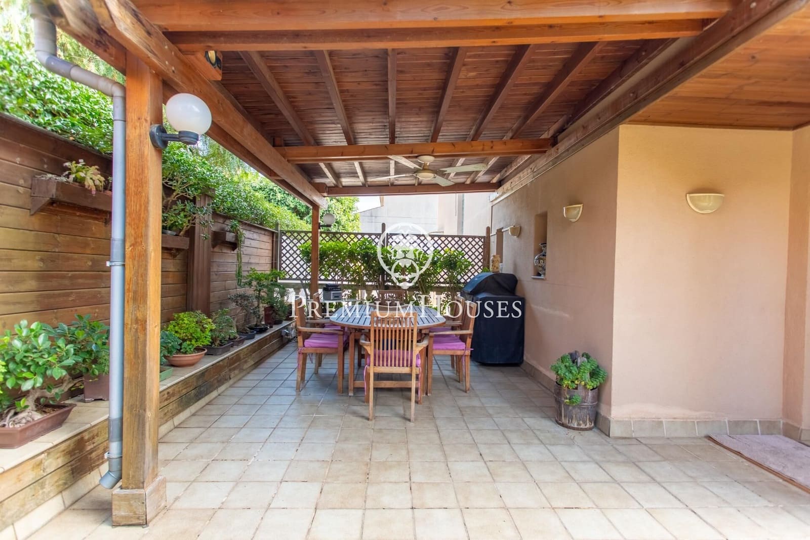 4 chambre Villa/Maison à vendre à Sant Andreu de Llavaneres avec garage - 850 000 € (Ref: 9205080)