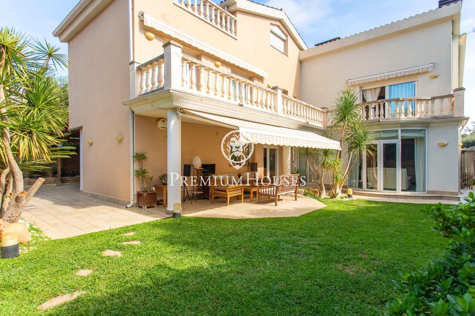 4 chambre Villa/Maison à vendre à Sant Andreu de Llavaneres avec garage - 850 000 € (Ref: 9205080)