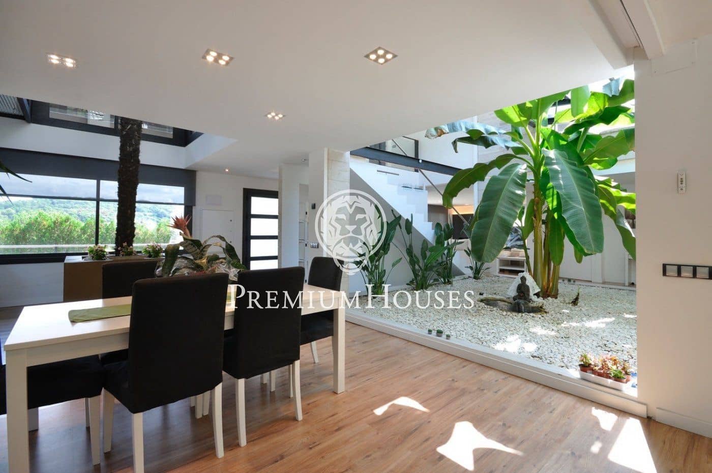 3 soverom Villa til salgs i Vallromanes med svømmebasseng - € 975 000 (Ref: 9205084)