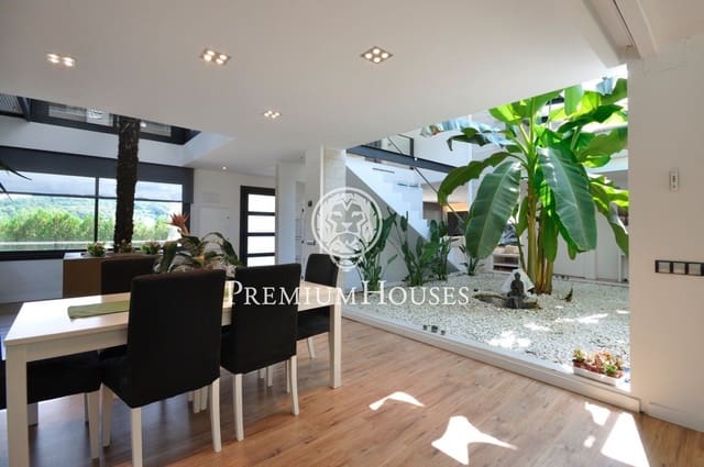 3 soverom Villa til salgs i Vallromanes med svømmebasseng - € 975 000 (Ref: 9205084)