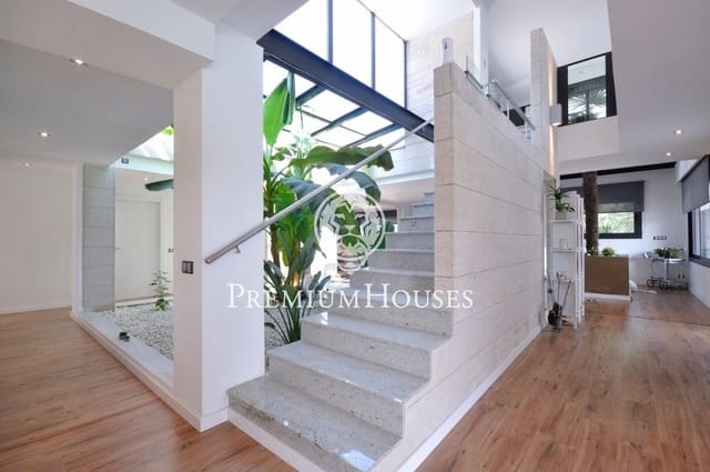 3 soverom Villa til salgs i Vallromanes med svømmebasseng - € 975 000 (Ref: 9205084)