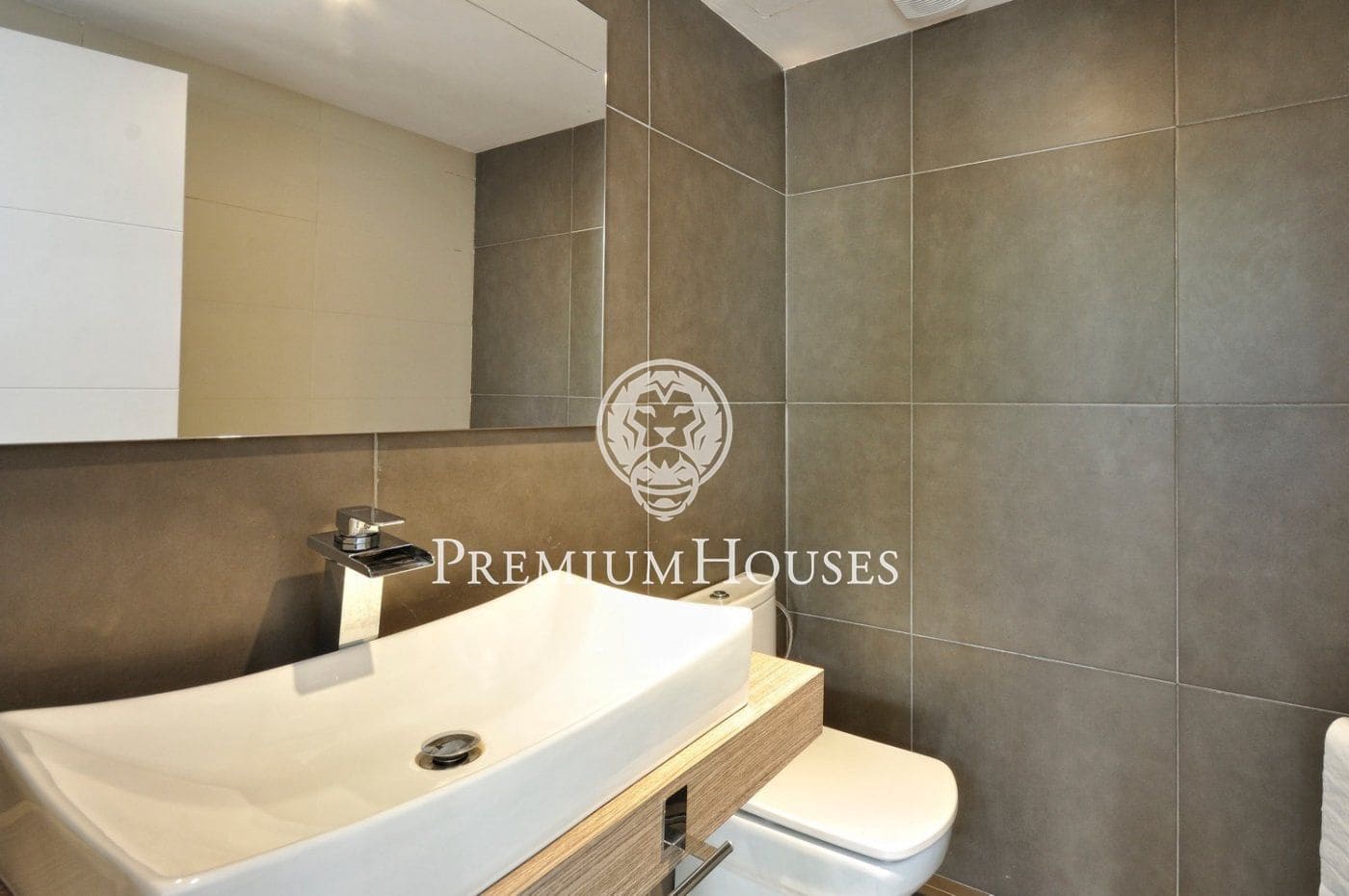 3 soverom Villa til salgs i Vallromanes med svømmebasseng - € 975 000 (Ref: 9205084)