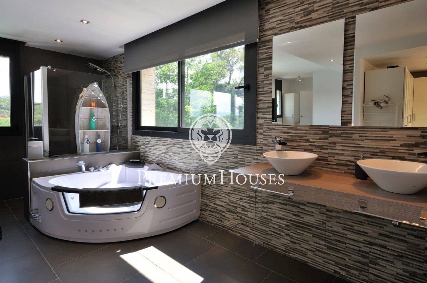 3 soverom Villa til salgs i Vallromanes med svømmebasseng - € 975 000 (Ref: 9205084)