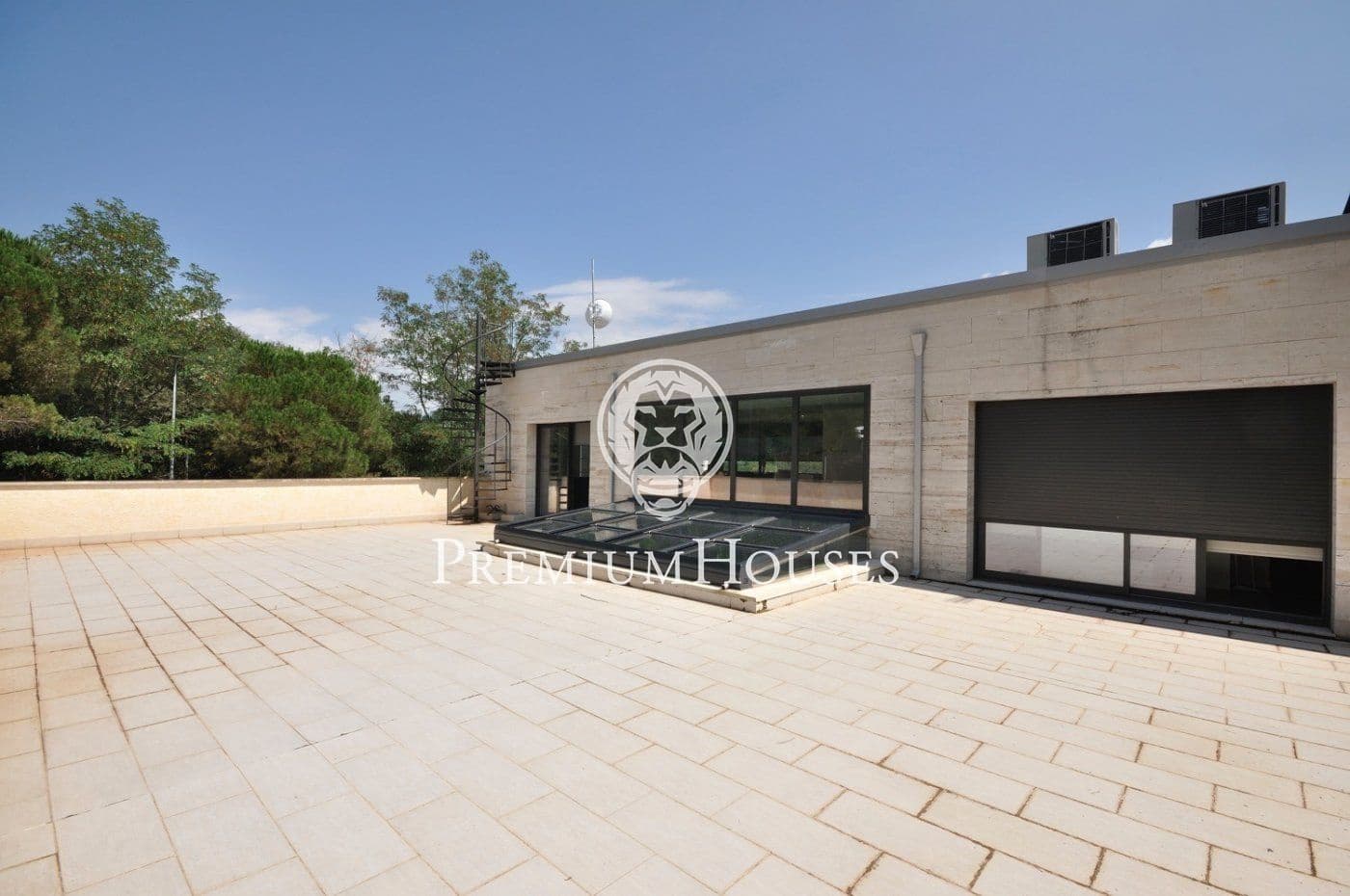 3 soverom Villa til salgs i Vallromanes med svømmebasseng - € 975 000 (Ref: 9205084)