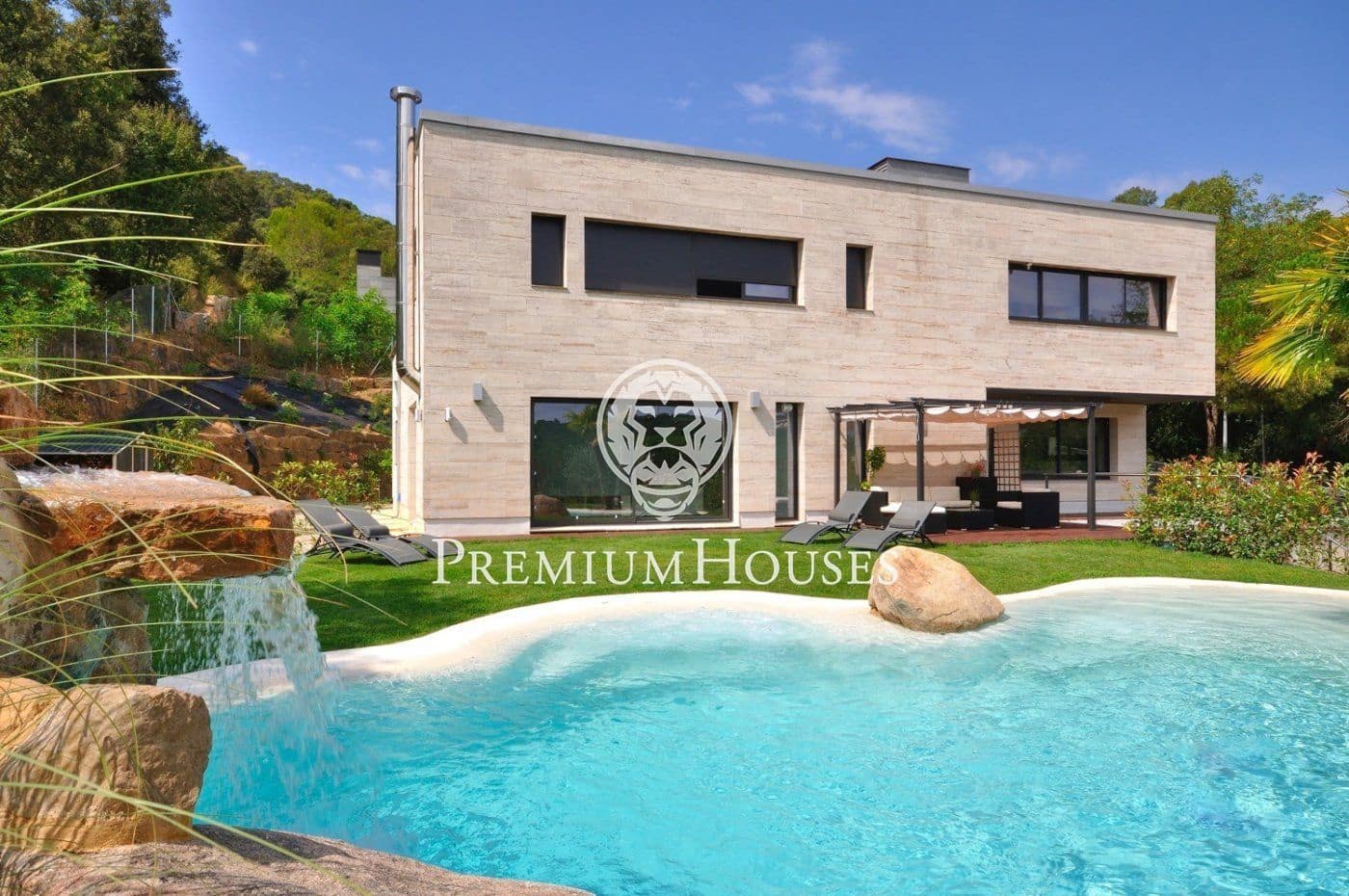 3 soverom Villa til salgs i Vallromanes med svømmebasseng - € 975 000 (Ref: 9205084)