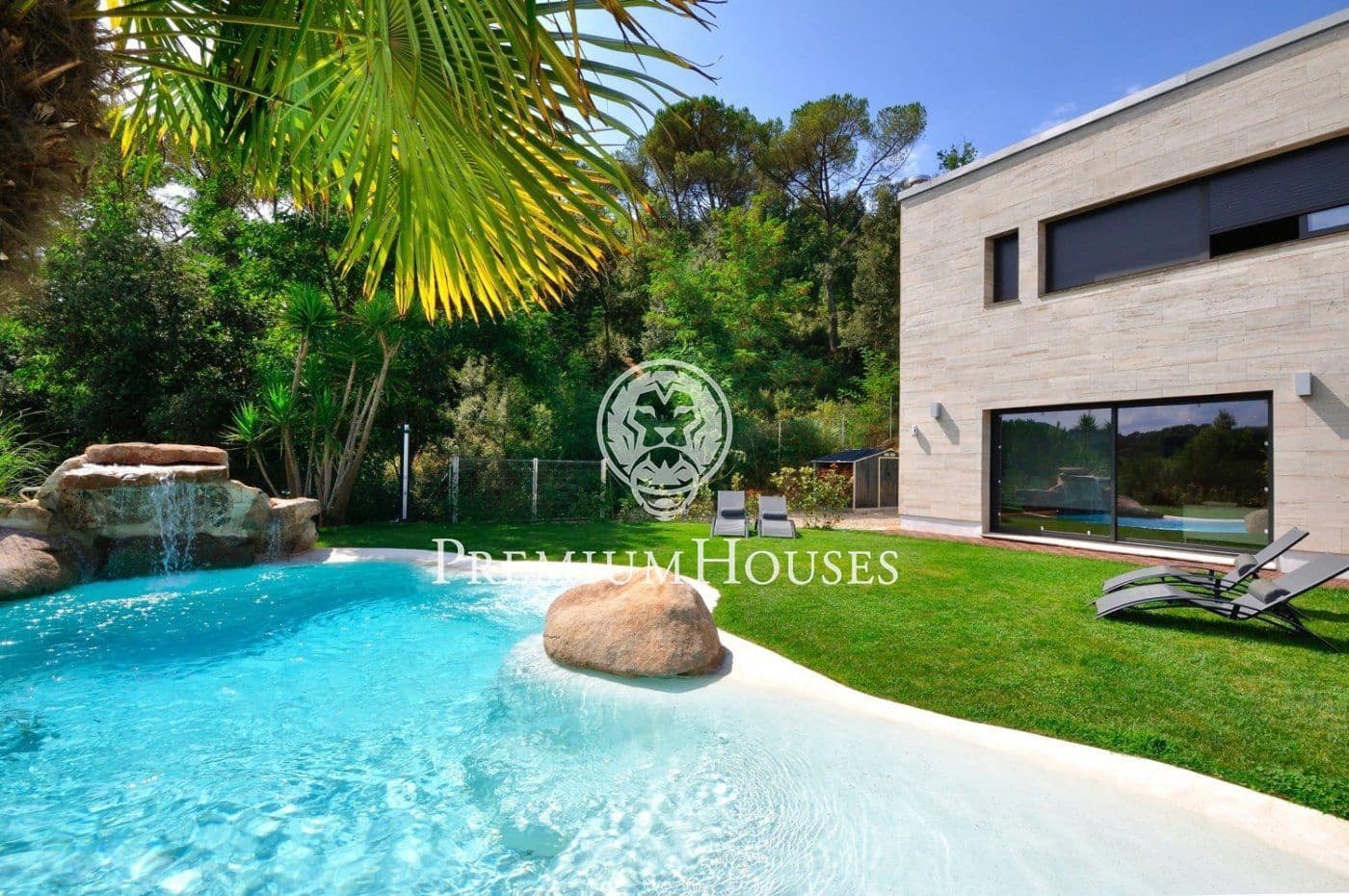 3 soverom Villa til salgs i Vallromanes med svømmebasseng - € 975 000 (Ref: 9205084)