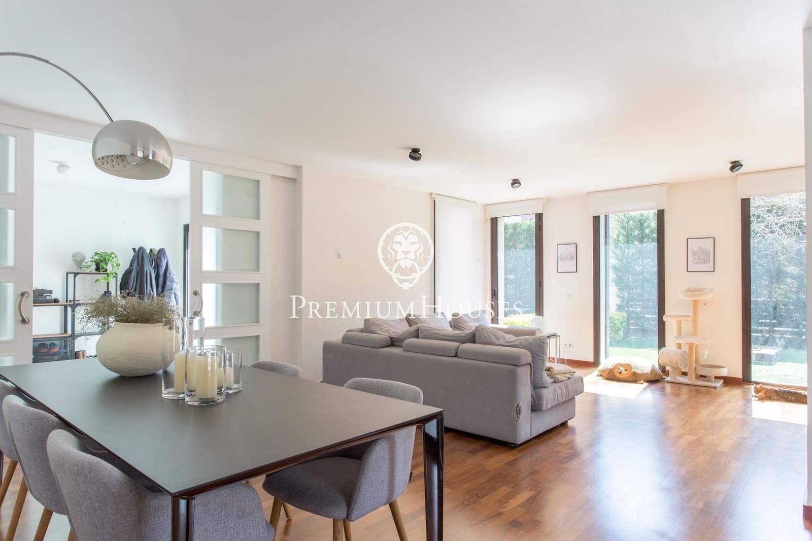 4 makuuhuone Huvila myytävänä paikassa Vallromanes mukana uima-altaan 
autotalli - 690 000 € (Ref: 9205085)