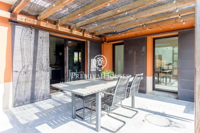 4 soverom Villa til salgs i Vallromanes med svømmebasseng garasje - € 690 000 (Ref: 9205085)