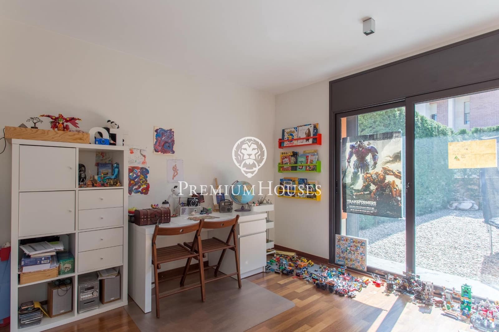 4 makuuhuone Huvila myytävänä paikassa Vallromanes mukana uima-altaan 
autotalli - 690 000 € (Ref: 9205085)