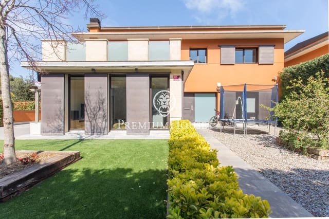 4 soverom Villa til salgs i Vallromanes med svømmebasseng garasje - € 690 000 (Ref: 9205085)