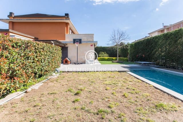 4 soverom Villa til salgs i Vallromanes med svømmebasseng garasje - € 690 000 (Ref: 9205085)