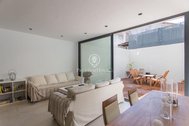 4 chambre Maison de Ville à vendre à Calella avec piscine - 558 000 € (Ref: 9205087)