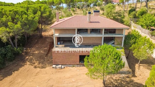 5 slaapkamer Villa te koop in Sant Andreu de Llavaneres - € 650.000 (Ref: 9205088)