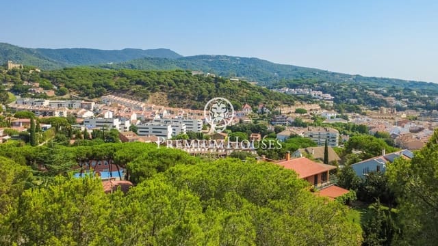 5 slaapkamer Villa te koop in Sant Andreu de Llavaneres - € 650.000 (Ref: 9205088)