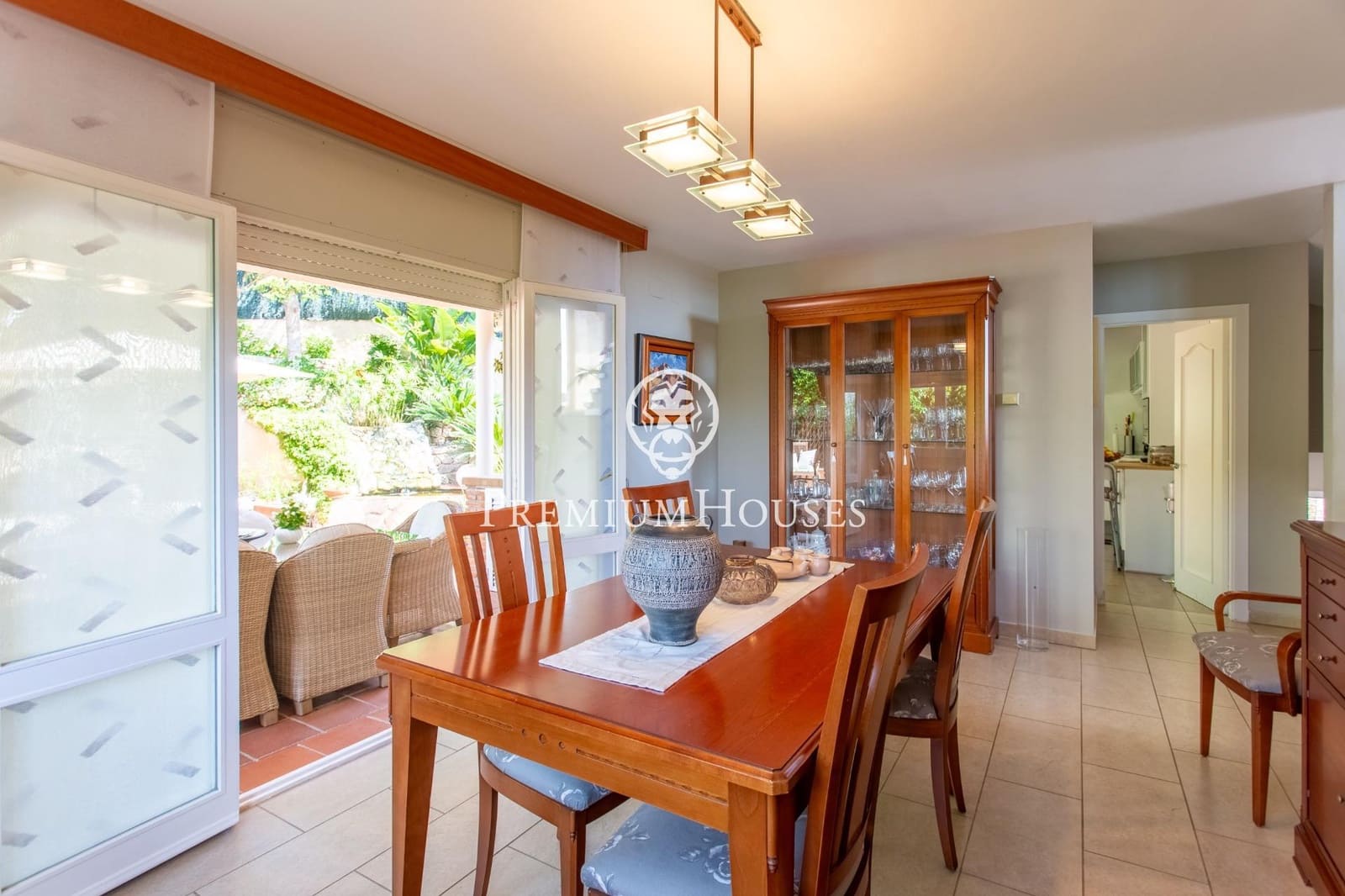 4 soveværelse Villa til salg i Alella med swimmingpool garage - € 1.250.000 (Ref: 9205089)