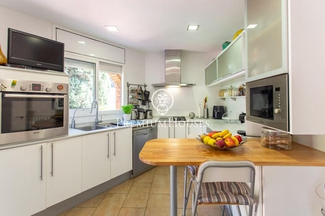 4 soveværelse Villa til salg i Alella med swimmingpool garage - € 1.190.000 (Ref: 9205089)