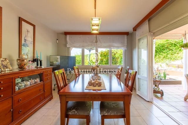 4 soveværelse Villa til salg i Alella med swimmingpool garage - € 1.190.000 (Ref: 9205089)