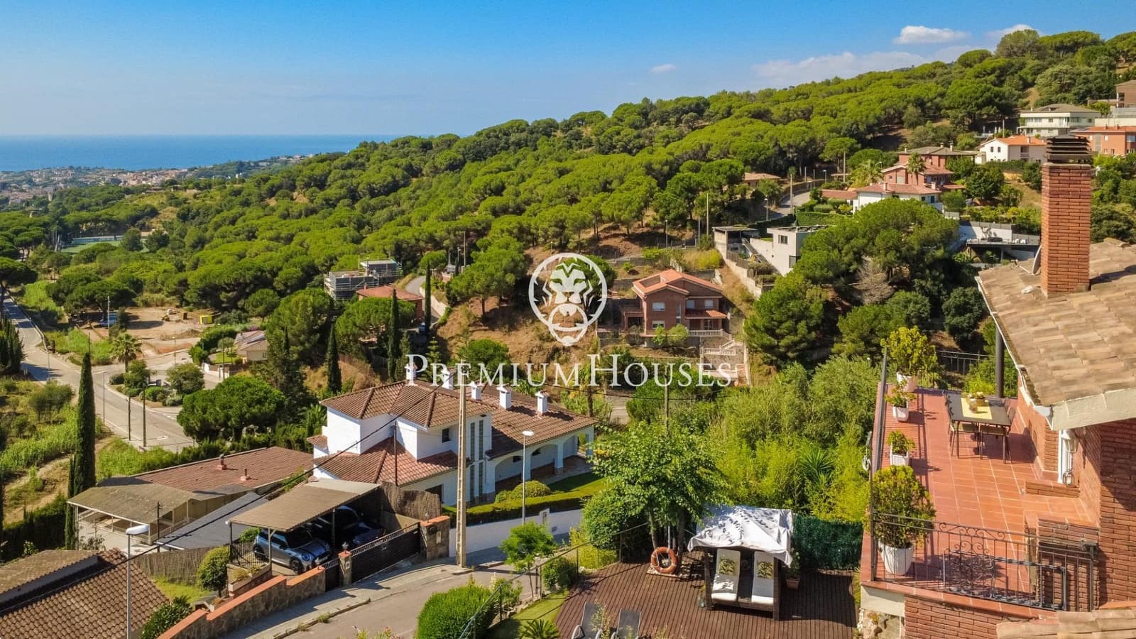 4 bedroom Villa for sale in Alella with pool garage - € 1,190,000 (Ref: 9205089)