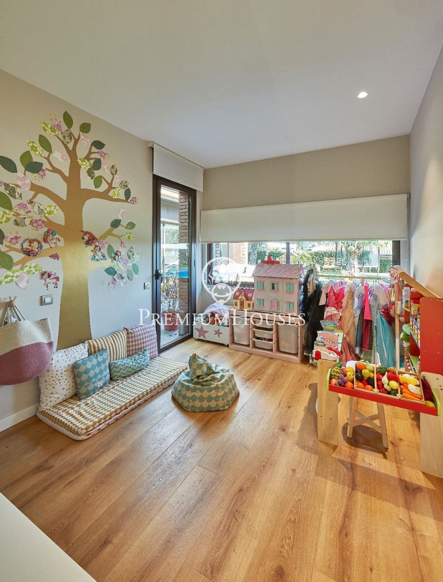 5 makuuhuone Huvila myytävänä paikassa Sant Vicenc de Montalt mukana uima-altaan 
autotalli - 1 395 000 € (Ref: 9205091)