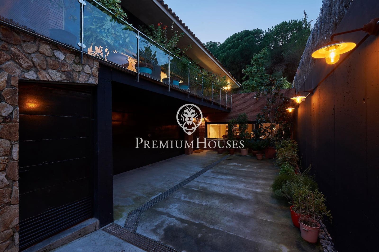 5 makuuhuone Huvila myytävänä paikassa Sant Vicenc de Montalt mukana uima-altaan 
autotalli - 1 395 000 € (Ref: 9205091)