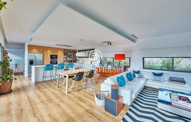 5 soverom Villa til salgs i Sant Vicenç de Montalt med svømmebasseng garasje - € 1 395 000 (Ref: 9205091)