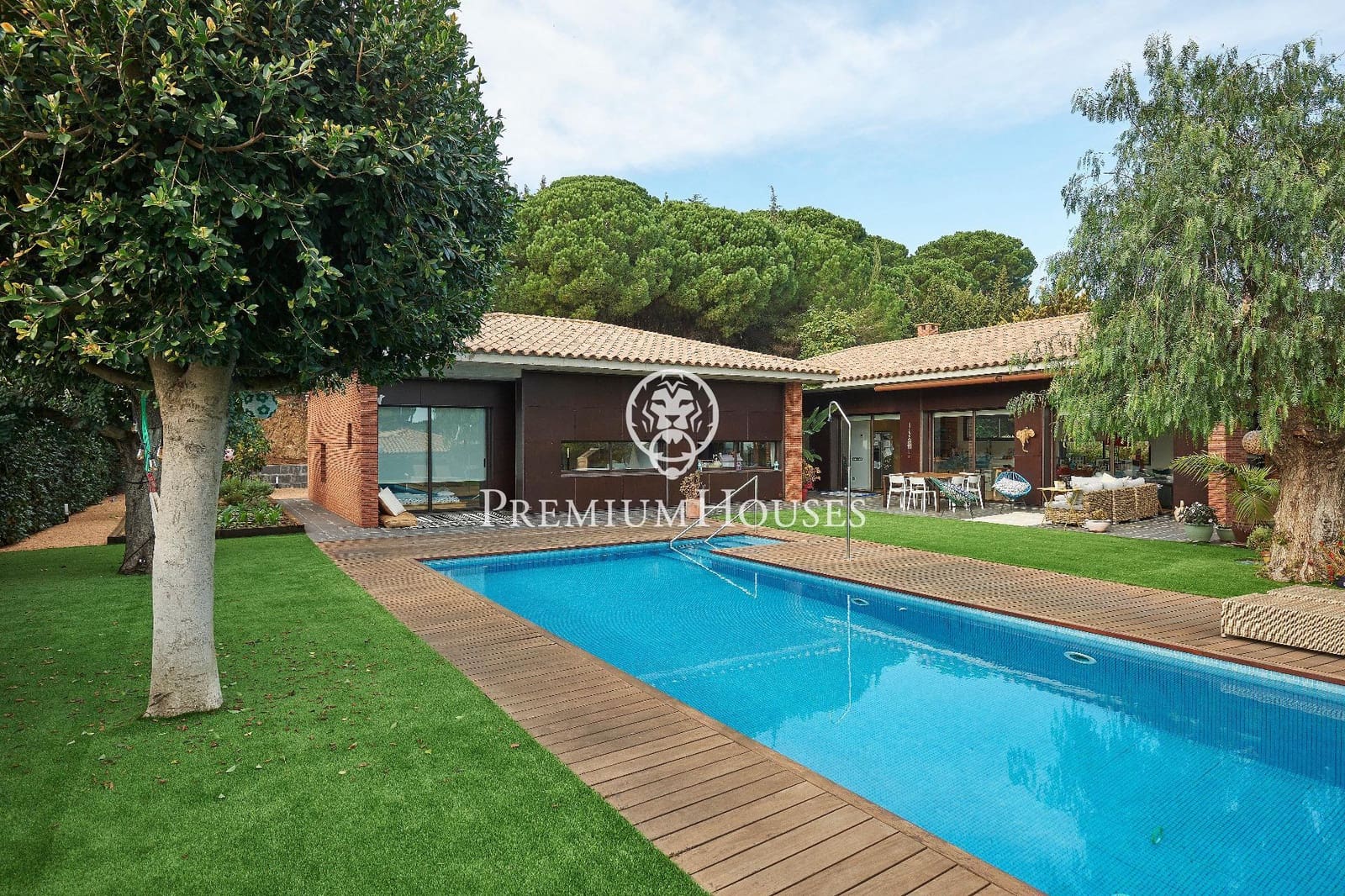 5 soveværelse Villa til salg i Sant Vicenc de Montalt med swimmingpool garage - € 1.395.000 (Ref: 9205091)
