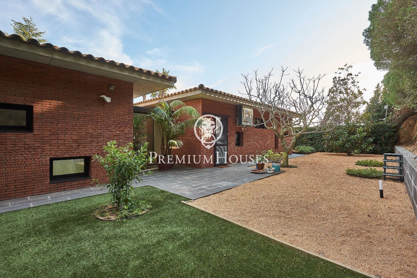 5 soveværelse Villa til salg i Sant Vicenc de Montalt med swimmingpool garage - € 1.395.000 (Ref: 9205091)