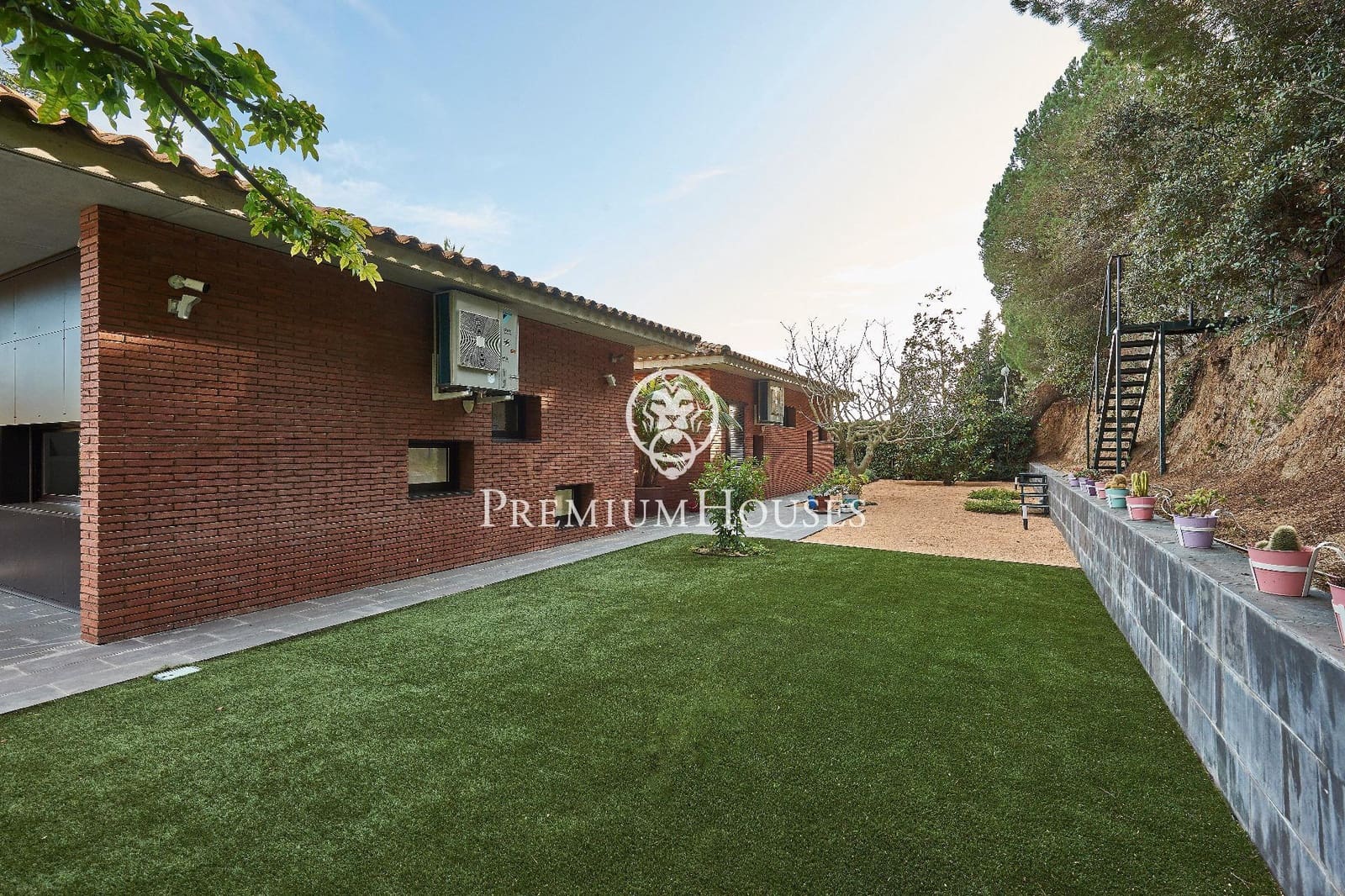 5 soveværelse Villa til salg i Sant Vicenc de Montalt med swimmingpool garage - € 1.395.000 (Ref: 9205091)