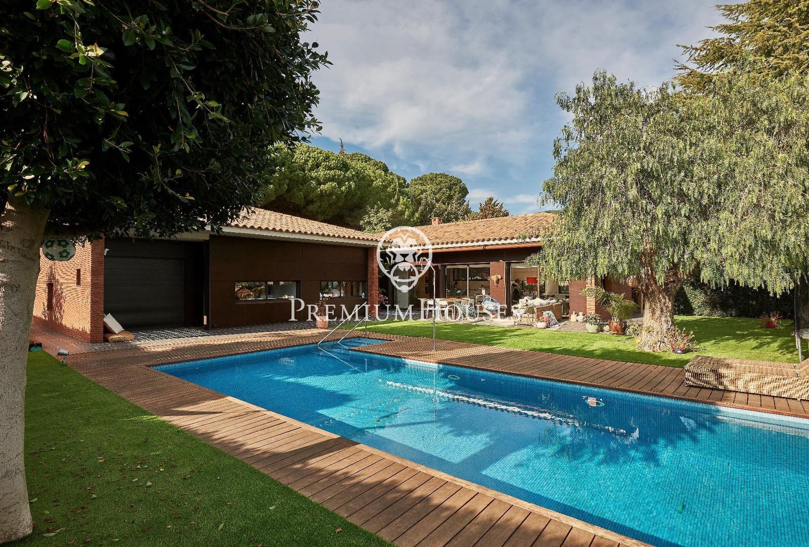 5 soveværelse Villa til salg i Sant Vicenc de Montalt med swimmingpool garage - € 1.395.000 (Ref: 9205091)