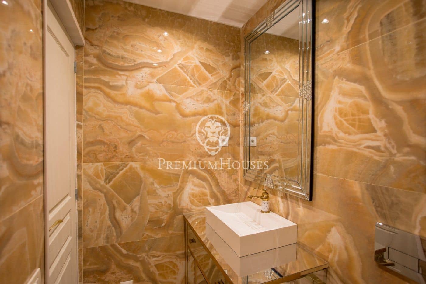 6 soveværelse Byhus til salg i Canet de Mar - € 890.000 (Ref: 9205094)