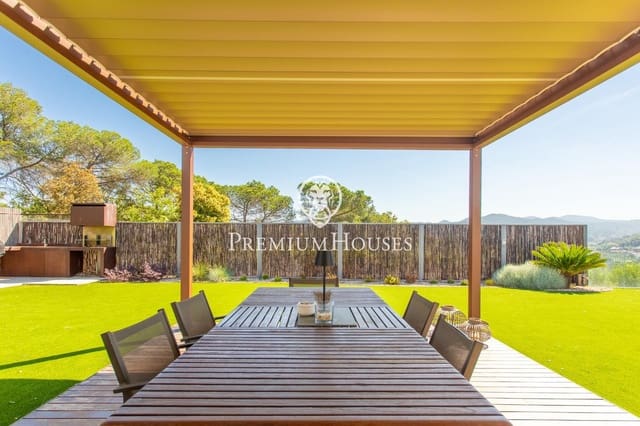 4 soverom Villa til salgs i Vallromanes med svømmebasseng garasje - € 1 260 000 (Ref: 9205096)