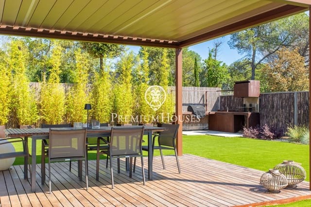 4 soverom Villa til salgs i Vallromanes med svømmebasseng garasje - € 1 260 000 (Ref: 9205096)