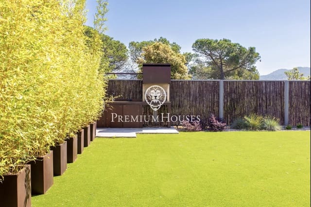 4 soverom Villa til salgs i Vallromanes med svømmebasseng garasje - € 1 260 000 (Ref: 9205096)