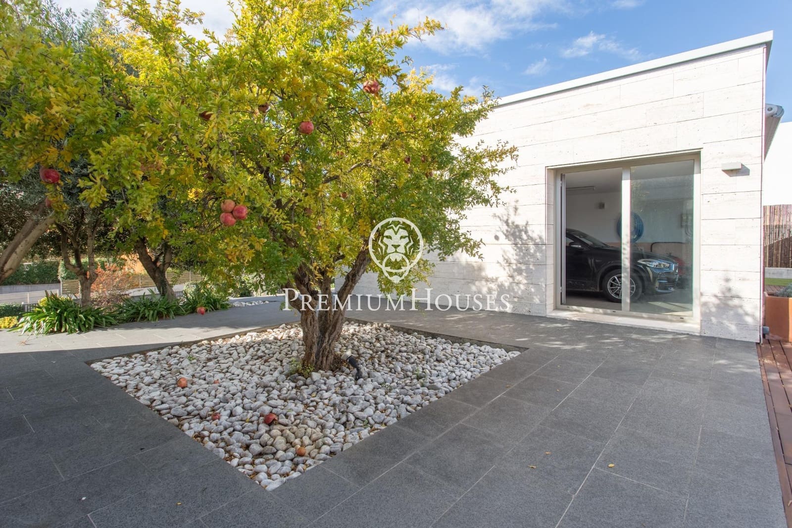 4 soverom Villa til salgs i Vallromanes med svømmebasseng garasje - € 1 260 000 (Ref: 9205096)