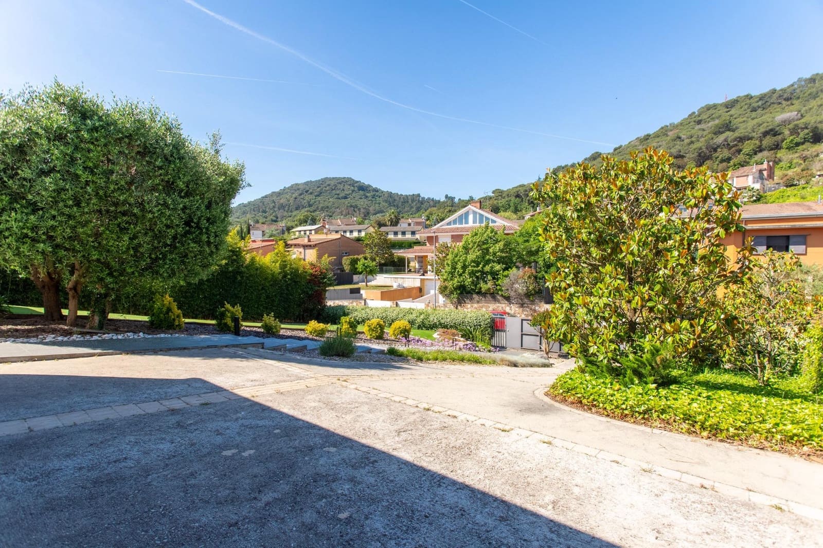 4 soverom Villa til salgs i Vallromanes med svømmebasseng garasje - € 1 260 000 (Ref: 9205096)