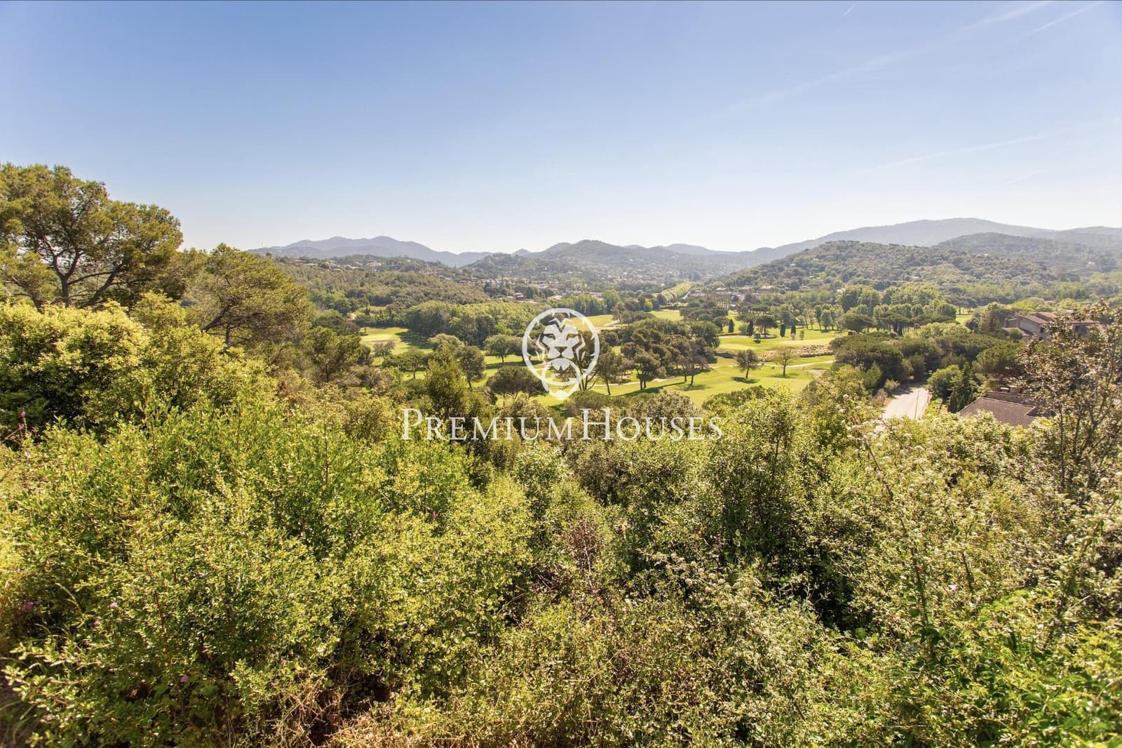 4 soverom Villa til salgs i Vallromanes med svømmebasseng garasje - € 1 260 000 (Ref: 9205096)