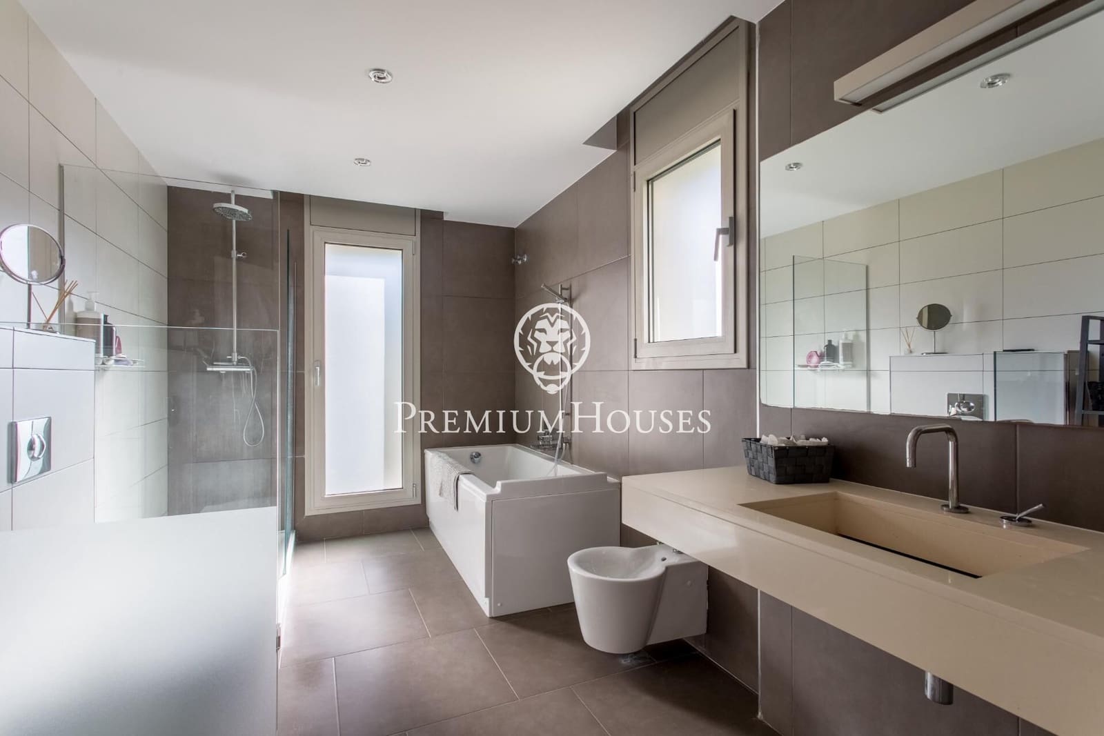 4 sypialnia Willa na sprzedaż w Vallromanes z basenem garażem - 1 260 000 € (Ref: 9205096)