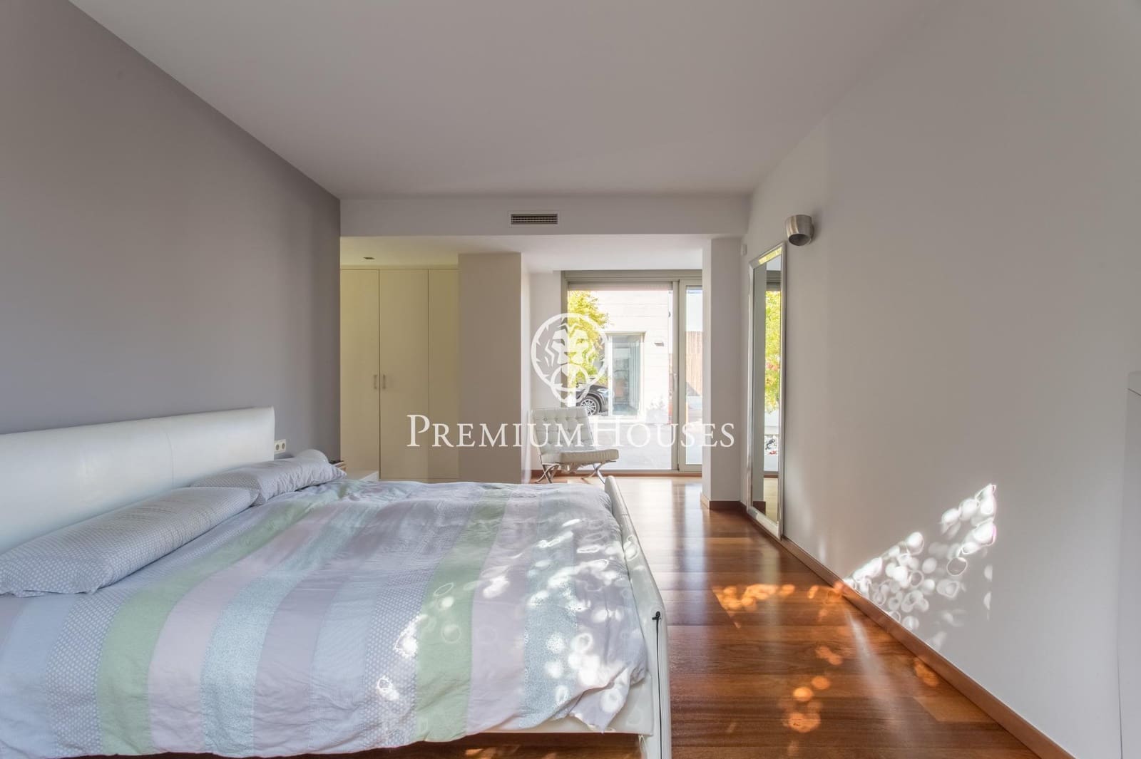 4 sypialnia Willa na sprzedaż w Vallromanes z basenem garażem - 1 260 000 € (Ref: 9205096)
