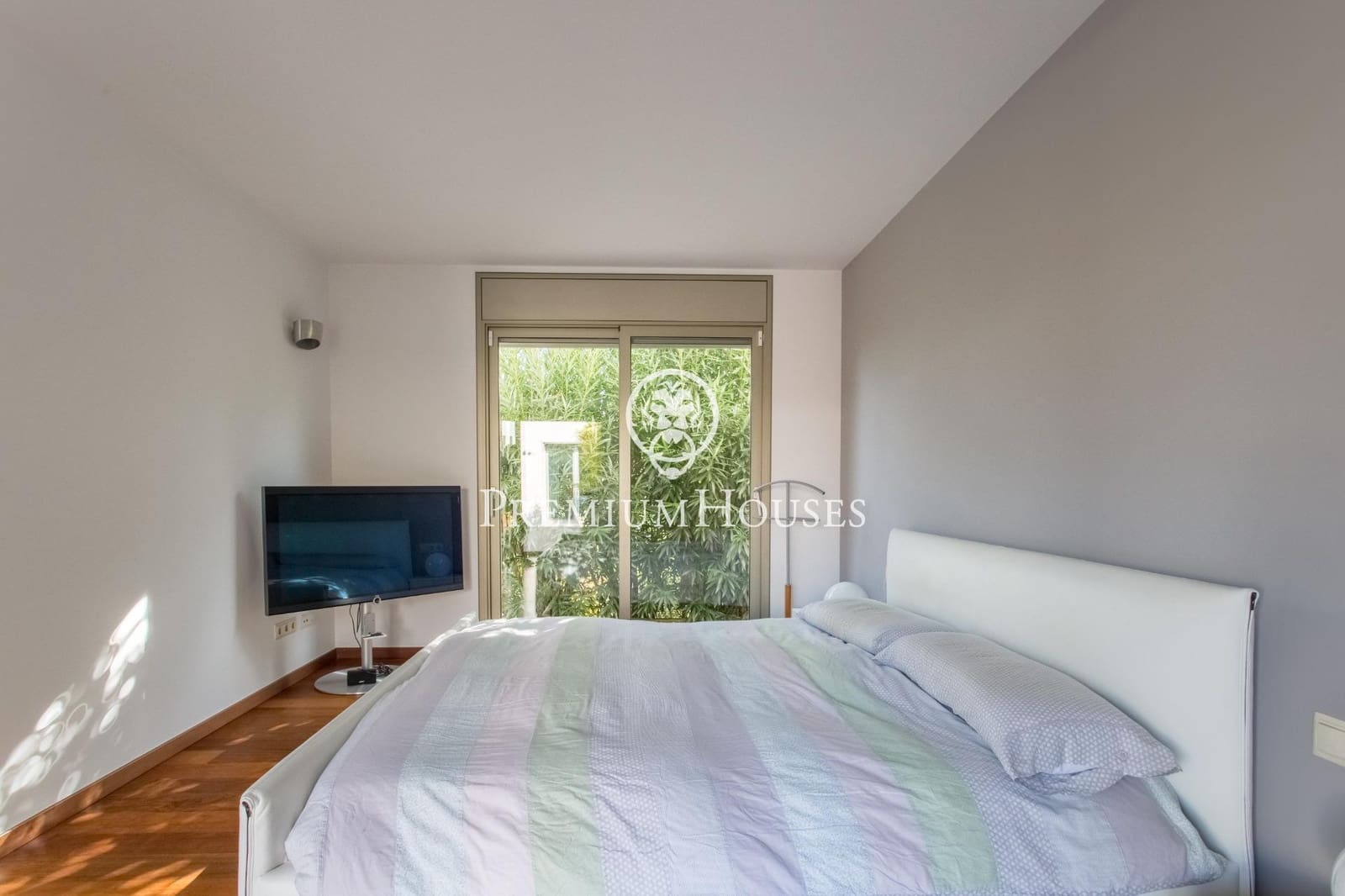 4 sypialnia Willa na sprzedaż w Vallromanes z basenem garażem - 1 260 000 € (Ref: 9205096)