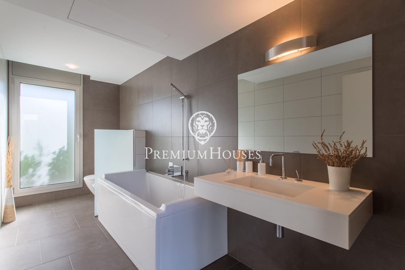 4 sypialnia Willa na sprzedaż w Vallromanes z basenem garażem - 1 260 000 € (Ref: 9205096)
