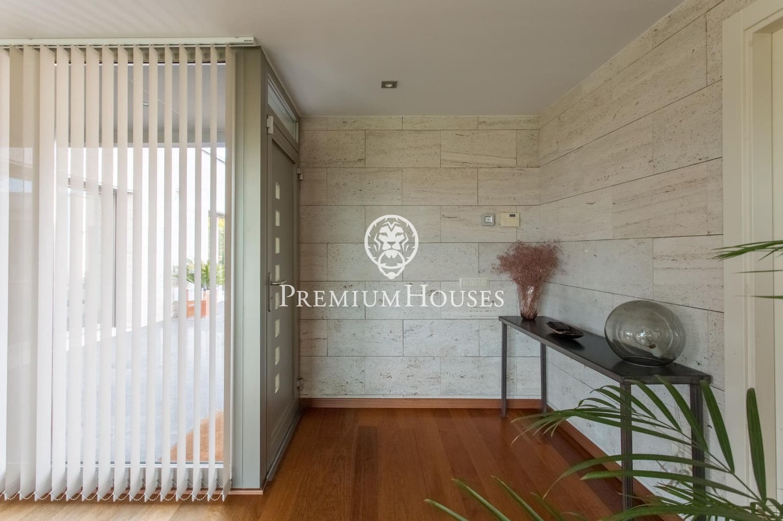 4 sypialnia Willa na sprzedaż w Vallromanes z basenem garażem - 1 260 000 € (Ref: 9205096)