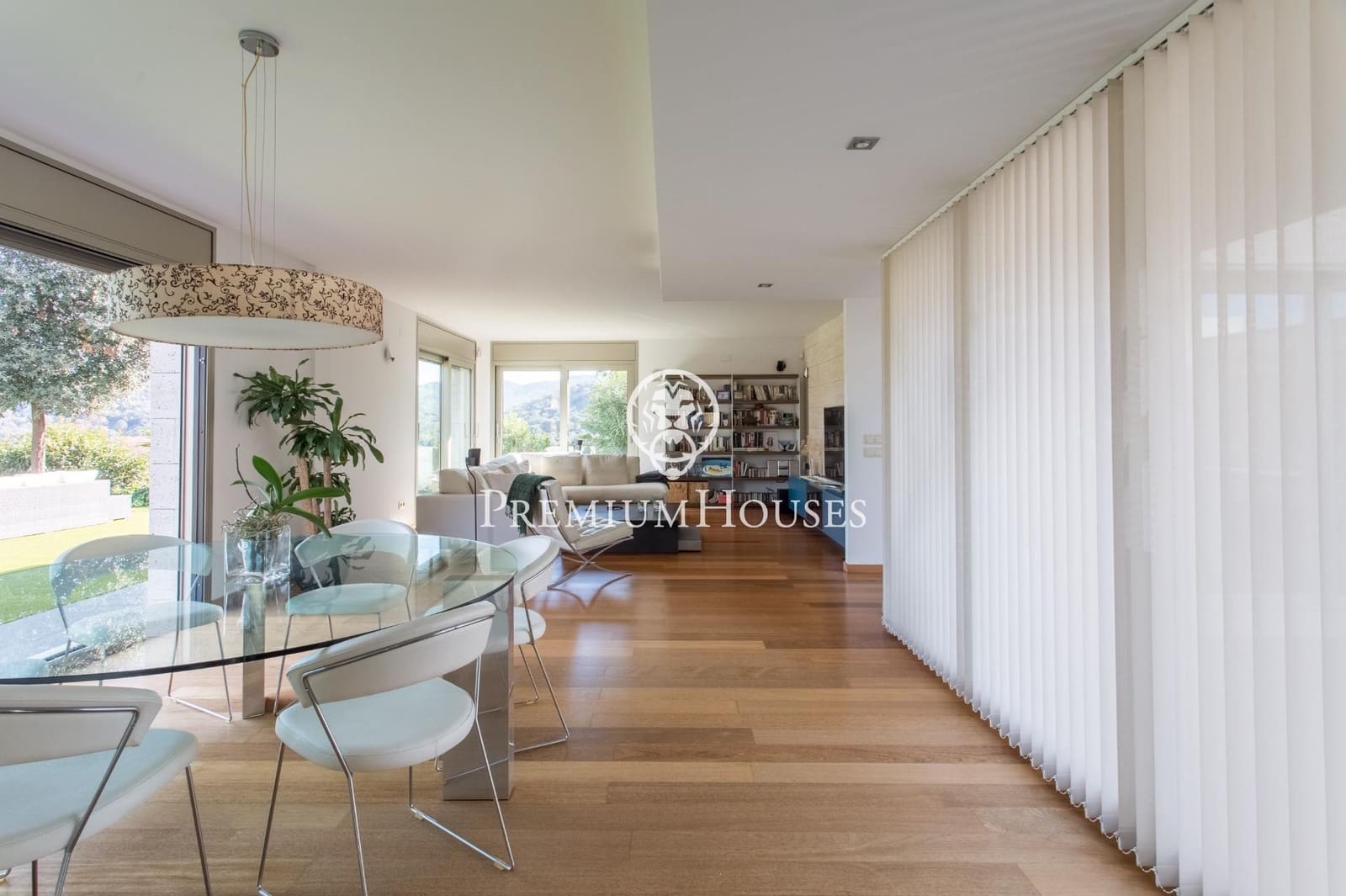 4 bedroom Villa for sale in Vallromanes with pool garage - € 1,260,000 (Ref: 9205096)