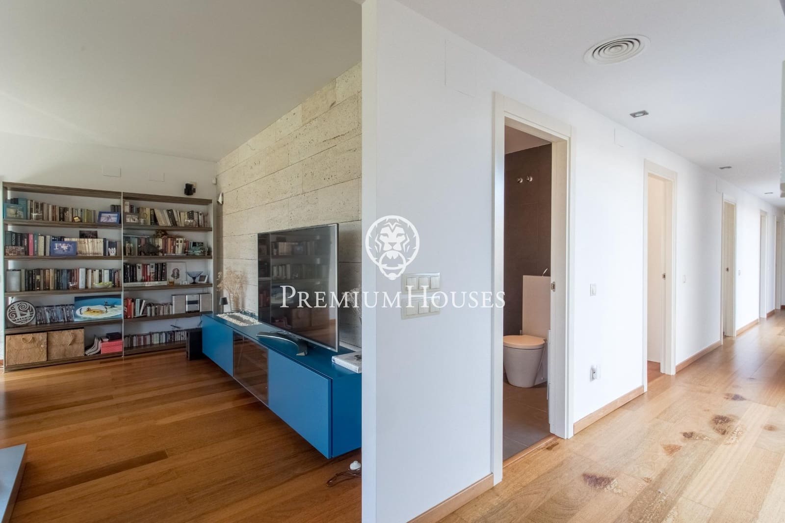 4 bedroom Villa for sale in Vallromanes with pool garage - € 1,260,000 (Ref: 9205096)