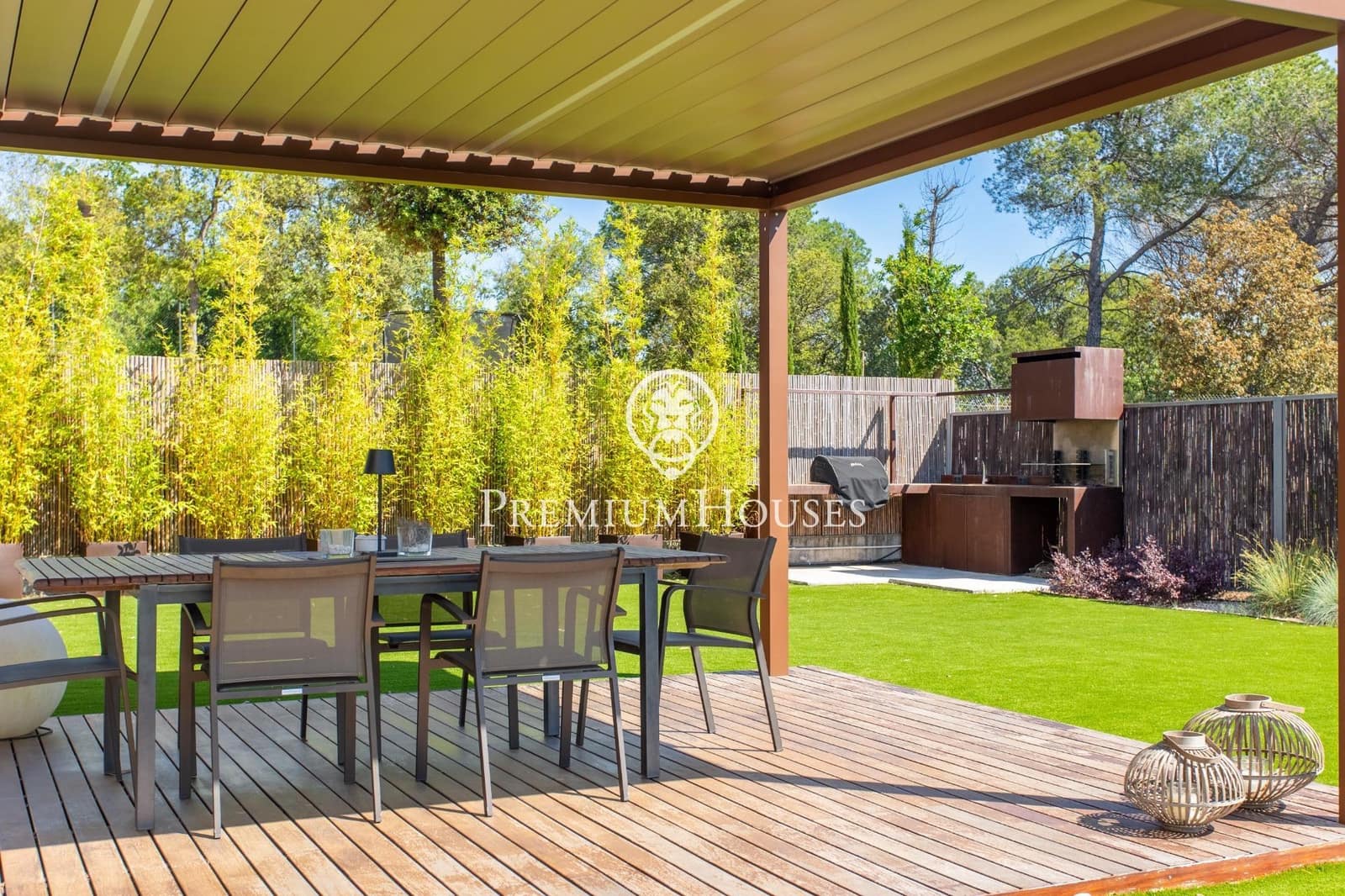 4 bedroom Villa for sale in Vallromanes with pool garage - € 1,260,000 (Ref: 9205096)