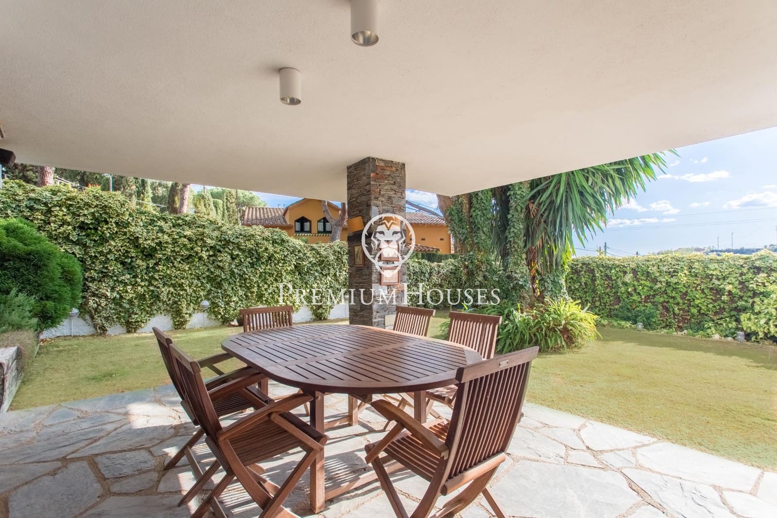 5 sovrum Villa till salu i Cabrils med pool garage - 1 290 000 € (Ref: 9205097)