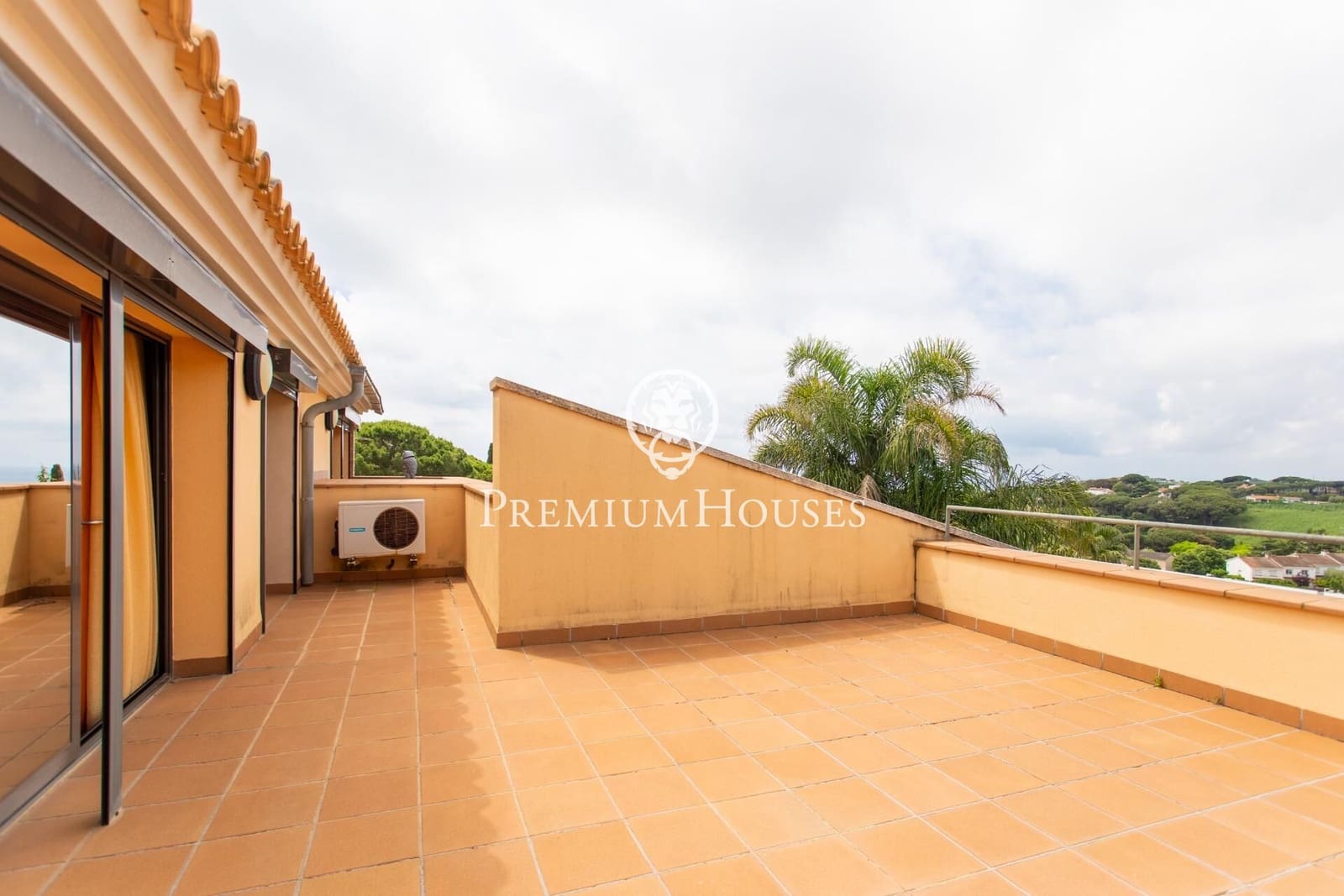 6 soverom Villa til salgs i Sant Vicenc de Montalt med svømmebasseng garasje - € 1 600 000 (Ref: 9205100)