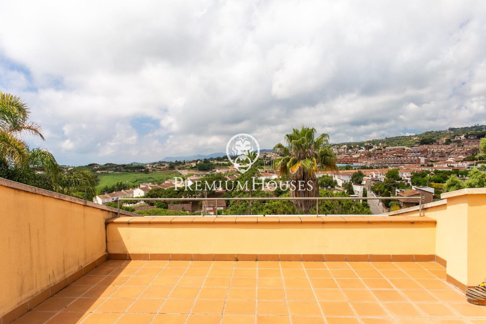 6 soverom Villa til salgs i Sant Vicenc de Montalt med svømmebasseng garasje - € 1 600 000 (Ref: 9205100)