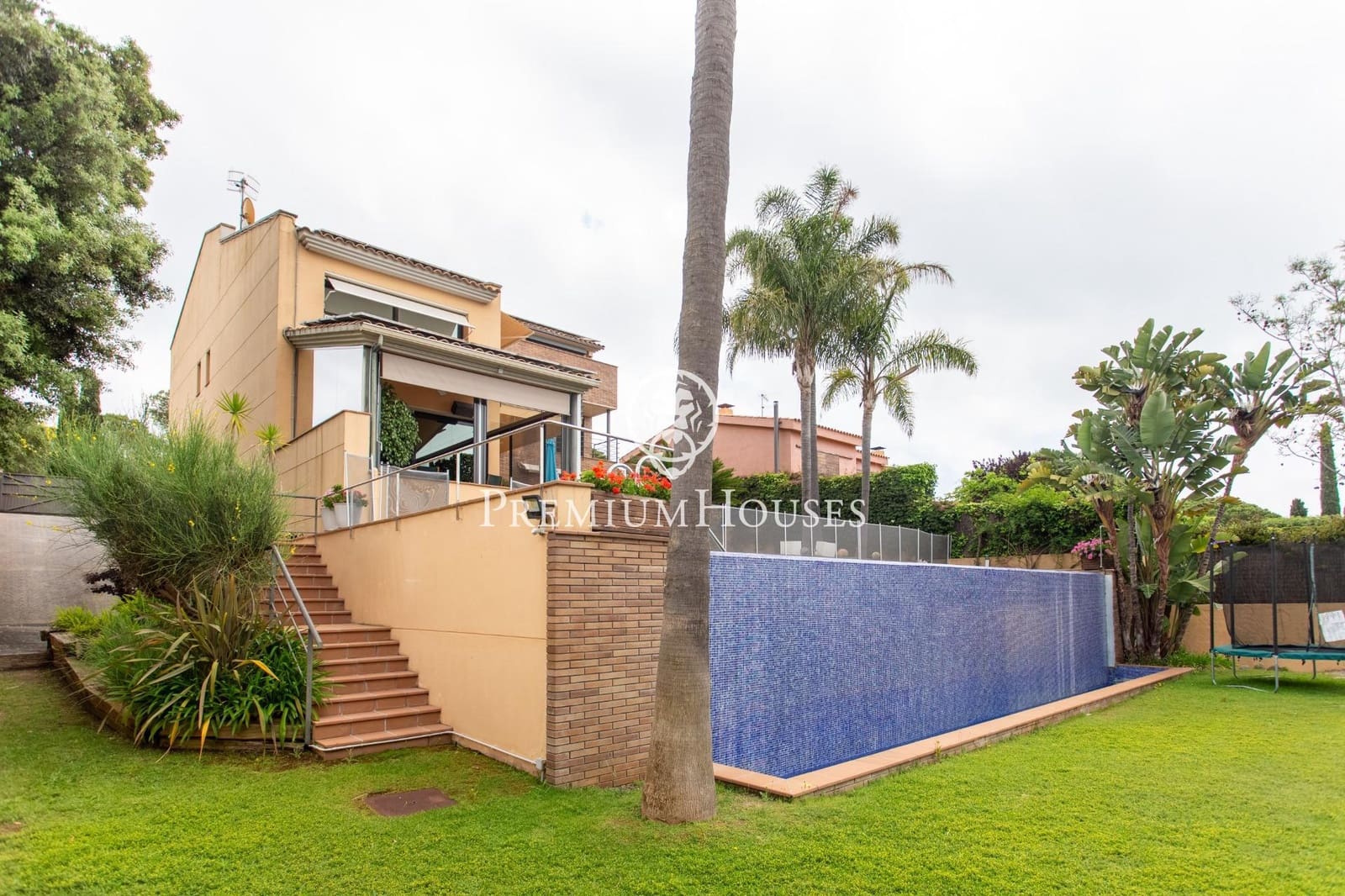 6 soverom Villa til salgs i Sant Vicenc de Montalt med svømmebasseng garasje - € 1 600 000 (Ref: 9205100)