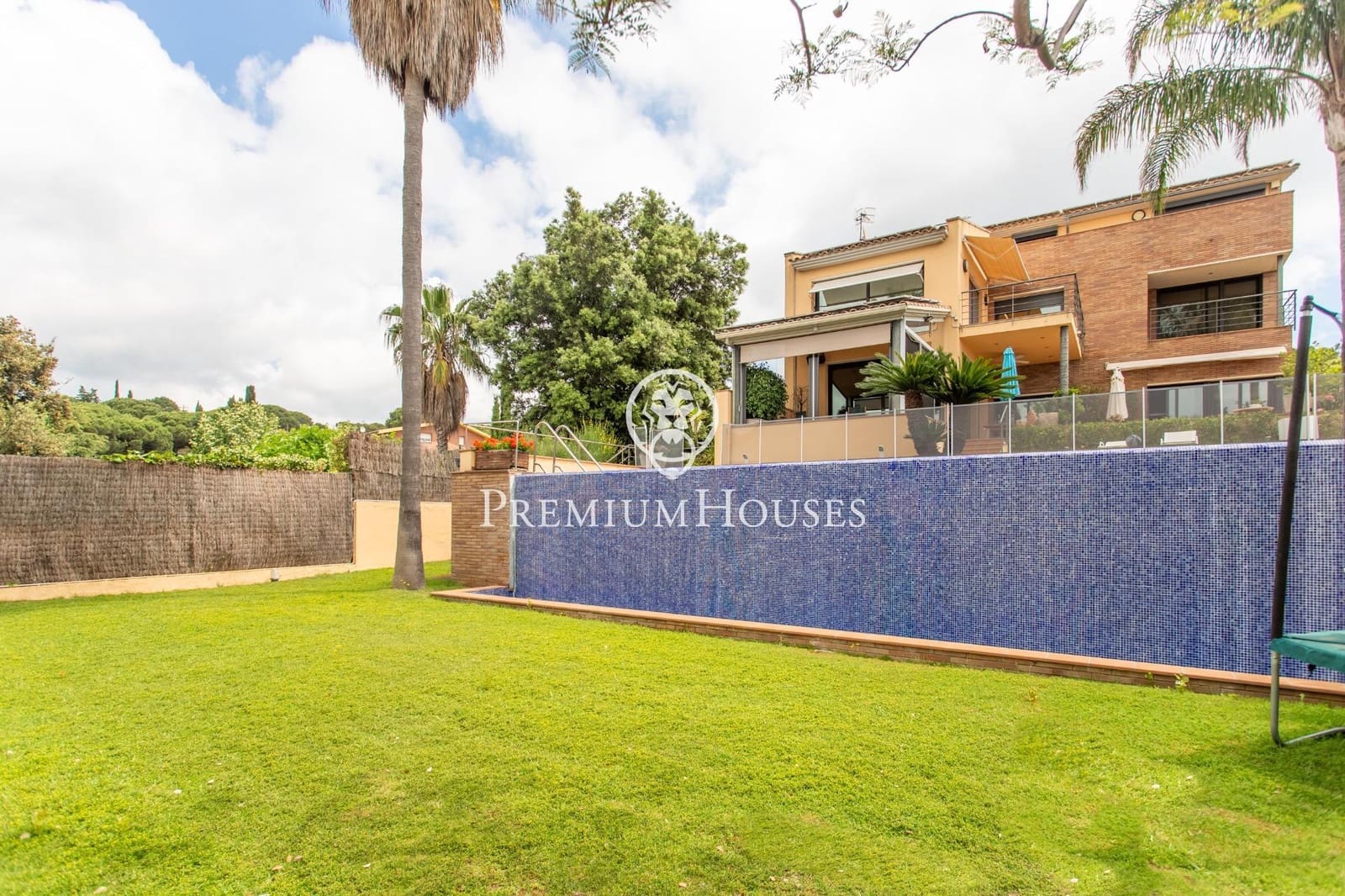 6 soverom Villa til salgs i Sant Vicenc de Montalt med svømmebasseng garasje - € 1 600 000 (Ref: 9205100)